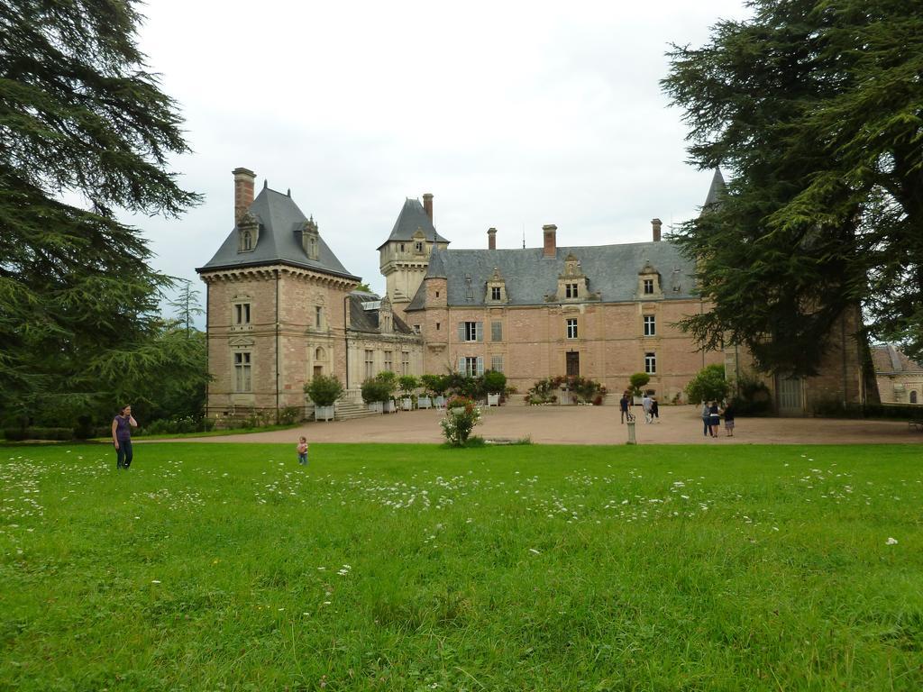Chateau De Bresse Sur Grosne Buitenkant foto